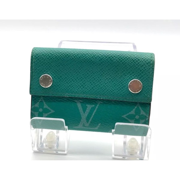 Auth Louis Vuitton Taigarama Green Discovery Compact Wallet W/B and dust bag - Picture 2 of 16
